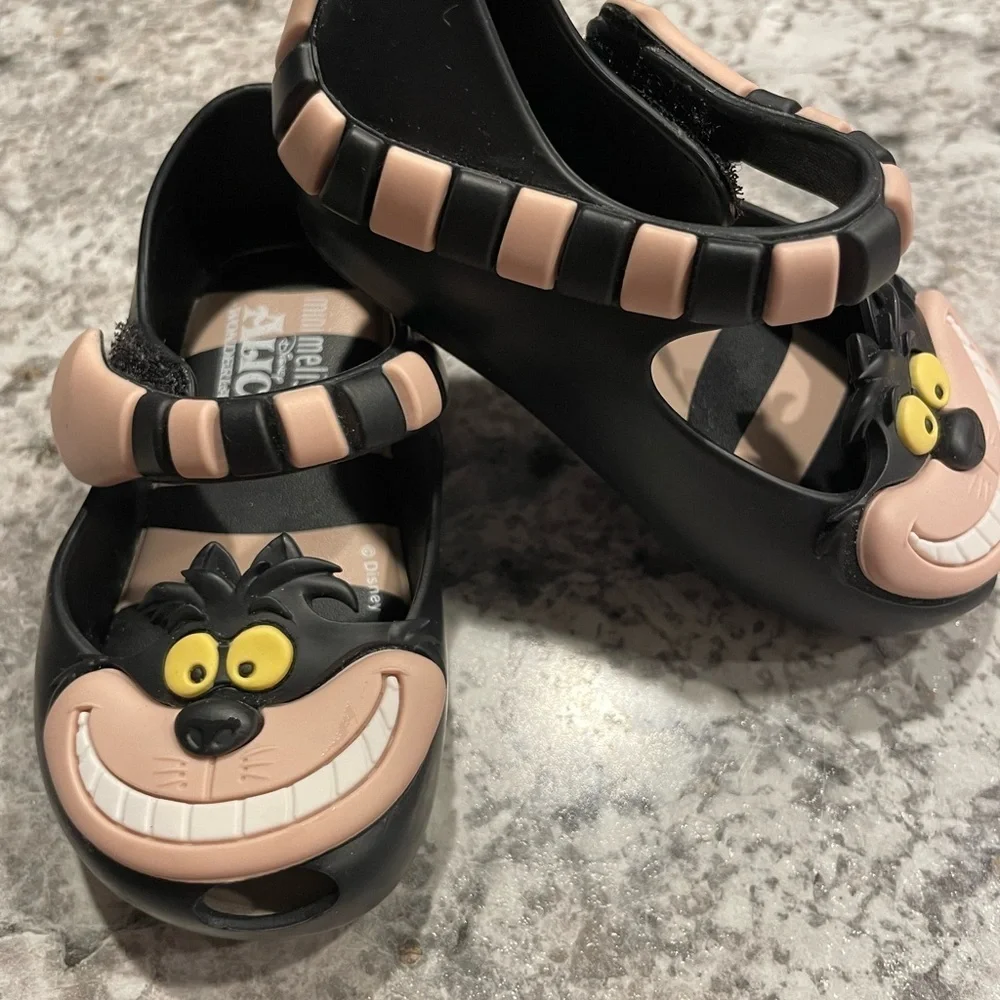 Mini Melissa Black and Pink Alice in Wonderland cat